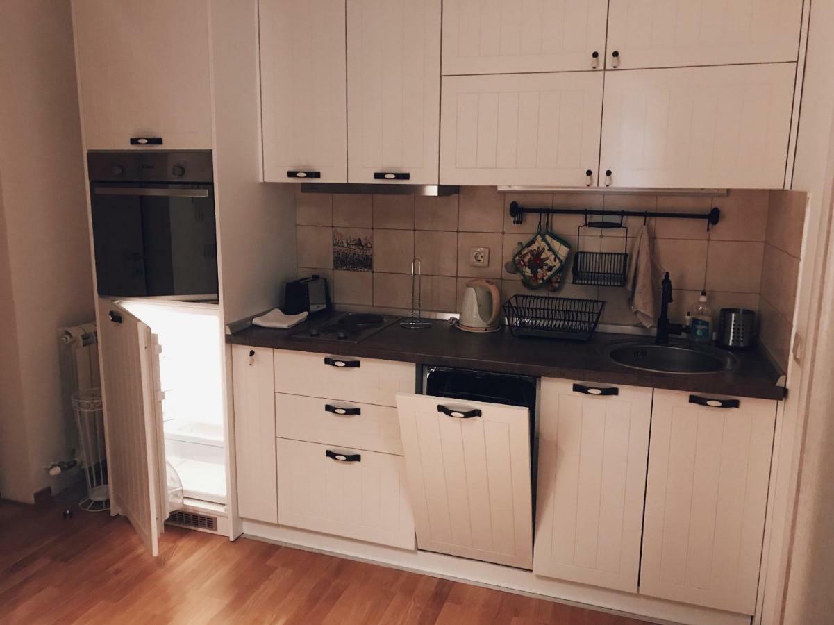 Apartment D&s *
